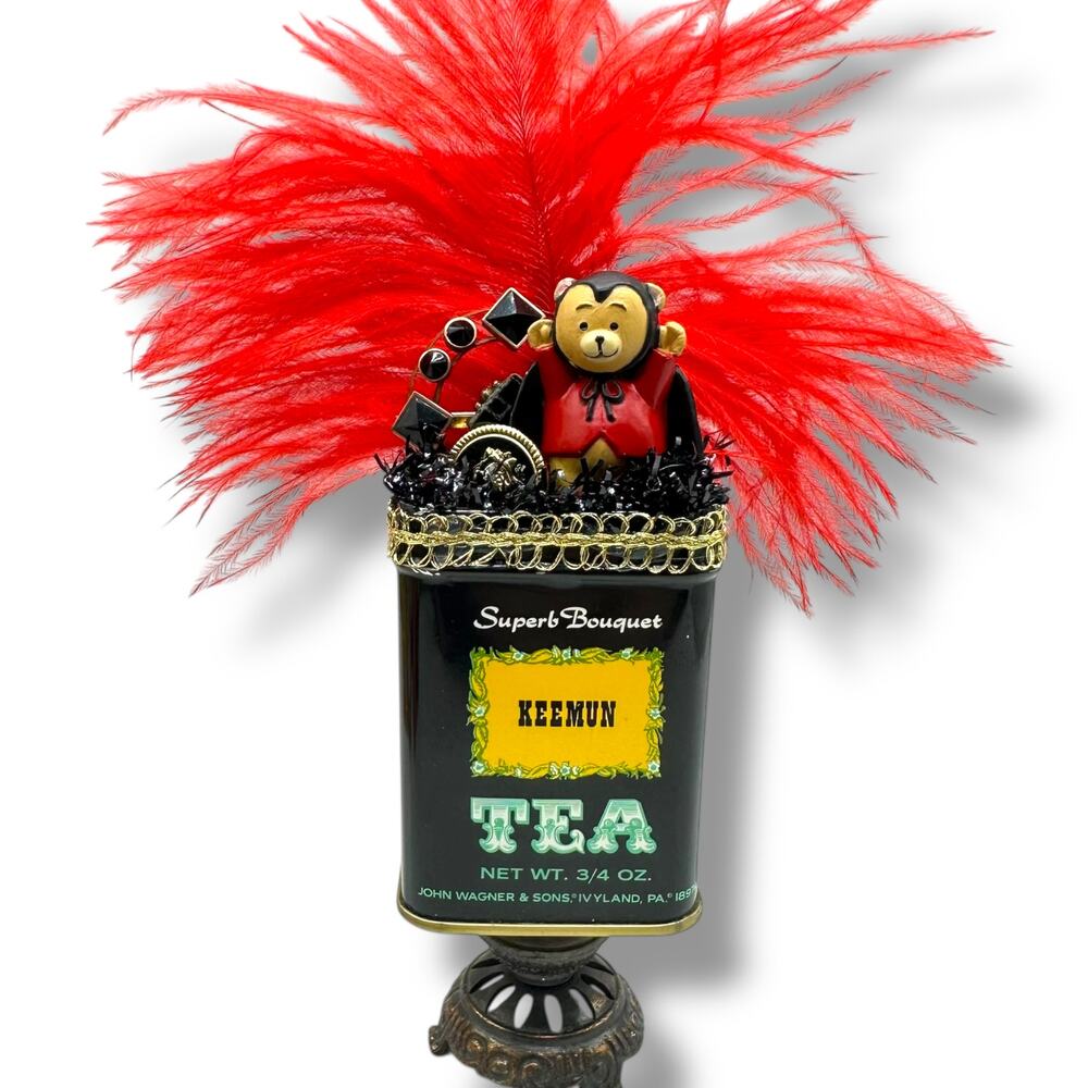 Halloween Wagner Tea Tin Vampire Assemblage - Hallmark Merry Miniature